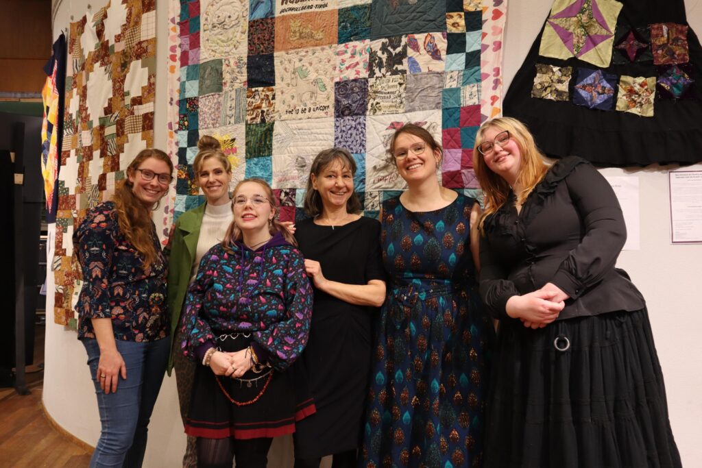 Groep eerste workshop serie 'Maak je eigen Krachtdeken'