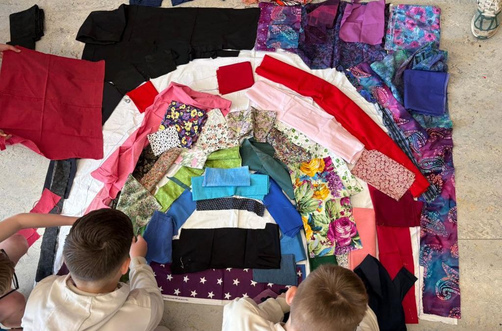 Een Krachtdekenquilt voor de klas, gemaakt door 9 jongens